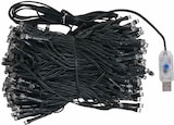 Ein Bündel schwarzer Lichterketten mit USB-Anschluss.