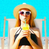 thumbnail of Relaxdays Liegestuhl Holz, Holz Strandliege mit Stoffbezug, klappbar & verstellbar, für Garten, Strand & Balkon, beige