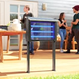 thumbnail of Outsunny Elettroinsetticida Solare a 60 LED e Rete di Protezione Nero