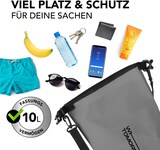Ein grauer wasserdichter Beutel mit Zubehör.