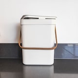 thumbnail of KITCHEN MOVE poubelle de table seau à compost blanc 5l bat-g3140w