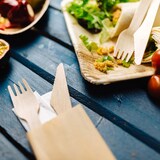 thumbnail of BIOZOYG 200 Stück Einweg-Besteck-Set Partybesteck, Biobesteck, kompostierbar, Holzbesteck Einwegmesser Einweggabeln und Serviette aus Recyclingpapier