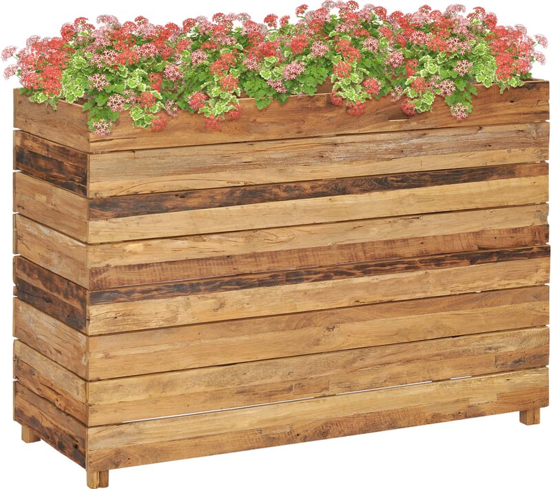 Ein hölzerner Blumenkasten mit Blumen.