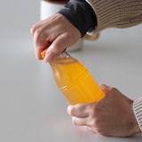 thumbnail of Bouteille en plastique 250 mL avec capsule à vis par 81