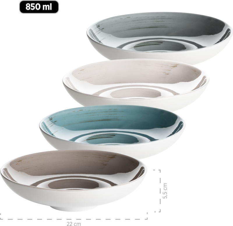 Vier kommen met een diameter van 22 cm.