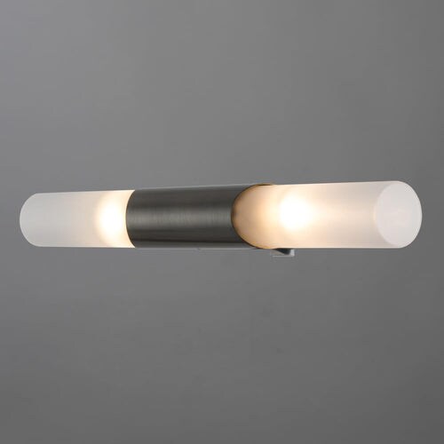 Eine zylindrische Lampe mit Milchglas.