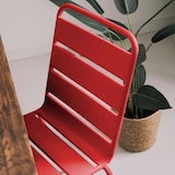 thumbnail of Chaise en métal rouge