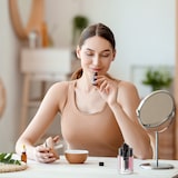 thumbnail of Relaxdays Wattestäbchen-Behälter, Kunststoff, mit Bambusdeckel, Organizer Wattepads und Wattestäbchen, transparent/natur