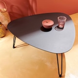 thumbnail of Driehoekige tuintafel van zwart aluminium