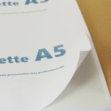 thumbnail of Lot de 100 Planches A4 de 2 étiquettes autocollantes A5 format 199,6 x 143,5 mm = 200 étiquettes