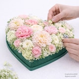 thumbnail of Nass Steckschaum Herz 30cm Frischblumen Schnittblumen Blumen Steckmasse Steckschwamm Blumensteckschaum Floristik Zubehör Floristikbedarf Grün