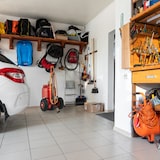 thumbnail of Relaxdays Transportwagen für Gasflaschen, für 3 & 5 kg Flaschen, Luftreifen, Stahl, Gasflaschenwagen, schwarz/rot