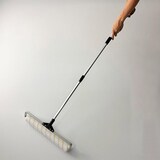 thumbnail of Suporte de rolo ajustável para rolos entre 40 cm e 60 cm de largura - Com pega ergonómica para uma pintura precisa, confortável e eficiente