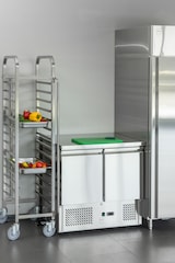 thumbnail of METRO Professional Table réfrigérée positive GSF3600, inox, 90 x 70 x 88 cm, 245 L, froid statique brassé, 220 W, avec serrure, argenté