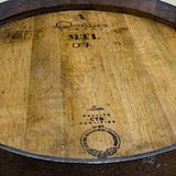 thumbnail of 225L RUSTIKALES Weinfass als Stehtisch geölt