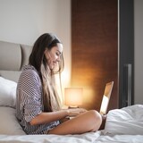 thumbnail of Relaxdays Nachttischlampe mit Touch, Tischlampe Wohn- & Schlafzimmer, Stoffschirm, E14, HxD: 32x18 cm, Touchlampe, rosa