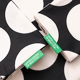 thumbnail of Benetton - 4-teiliges Kingsize-Bettset (Bettbezug 250 x 230 cm, Spannbettlaken 200 x 200 cm und 2 Kissenbezüge 50 x 80 cm), 100 % schwarze Baumwolle