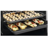 thumbnail of Cuisinière induction LKI64890BW