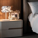 thumbnail of Candeeiro de mesa Farfallosa 20x20x37,2 cm em ferro perfurado com borboletas em relevo Efeito de luz decorativo tomada E27 Fabricado em Itália Branco