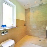 thumbnail of 3 Stück Innenraum Raumentfeuchter Luftentfeuchter + 6 x Granulat 400g