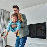 thumbnail of Vogels COMFORT TVM 3645W schwenkbare TV Wandhalterung 40-77 Zoll, weiß