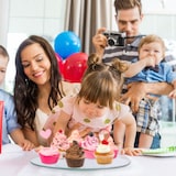 thumbnail of Relaxdays Tortenplatte, 2er Set mit & ohne Fuß, 360° drehbar, ∅ 30 cm, runde Kuchenplatte, Glas, transparent/silber