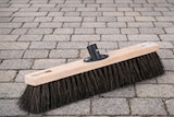 thumbnail of Kehrbesen Arenga 40cm Breit mit QuickFix-Stielhalter nass- und öl-beständig Straßenbesen Arengabesen Besen für draussen