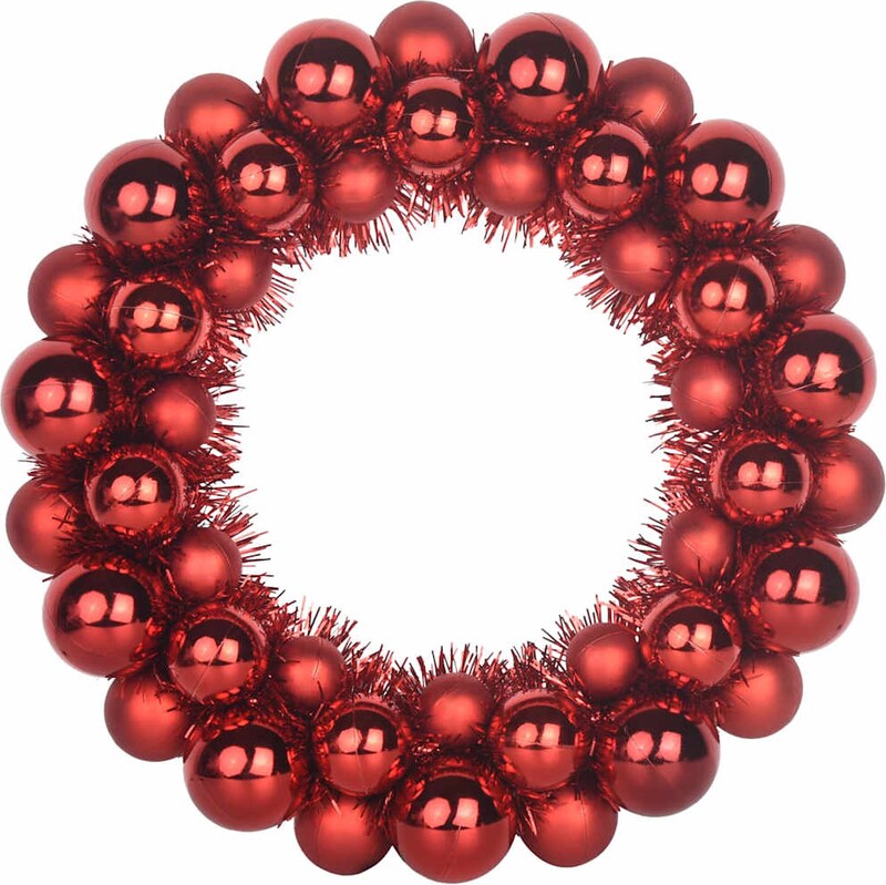 Ein roter Weihnachtskranz aus Kugeln.