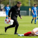 thumbnail of HMF Erste Hilfe Kasten zur Medikamenten Aufbewahrung, Medizinbox leer für Sportverein, Betrieb oder Zuhause, 37 x 20 x 18,5 cm, Weiß-Rot