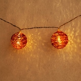 thumbnail of WellHome - 10er LED-Weihnachtslichterkette mit Dekokugeln in Rot und Weiß, ø5cm
