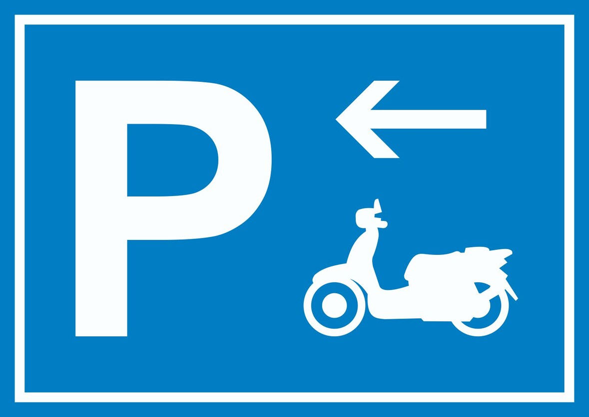 Motorroller Parkplatz mit Richtungspfeil links Schild waagerecht A0 (841x1189mm)