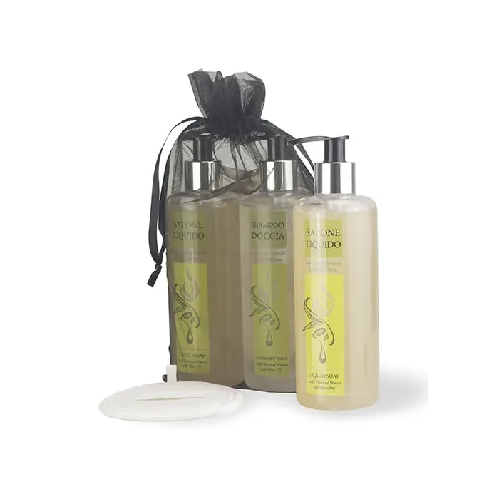 Set Regalo crema corpo e sapone con acque termali e olio d'oliva e spugnetta scrub, cofezionato in un elegante sacchetto in tulle nero