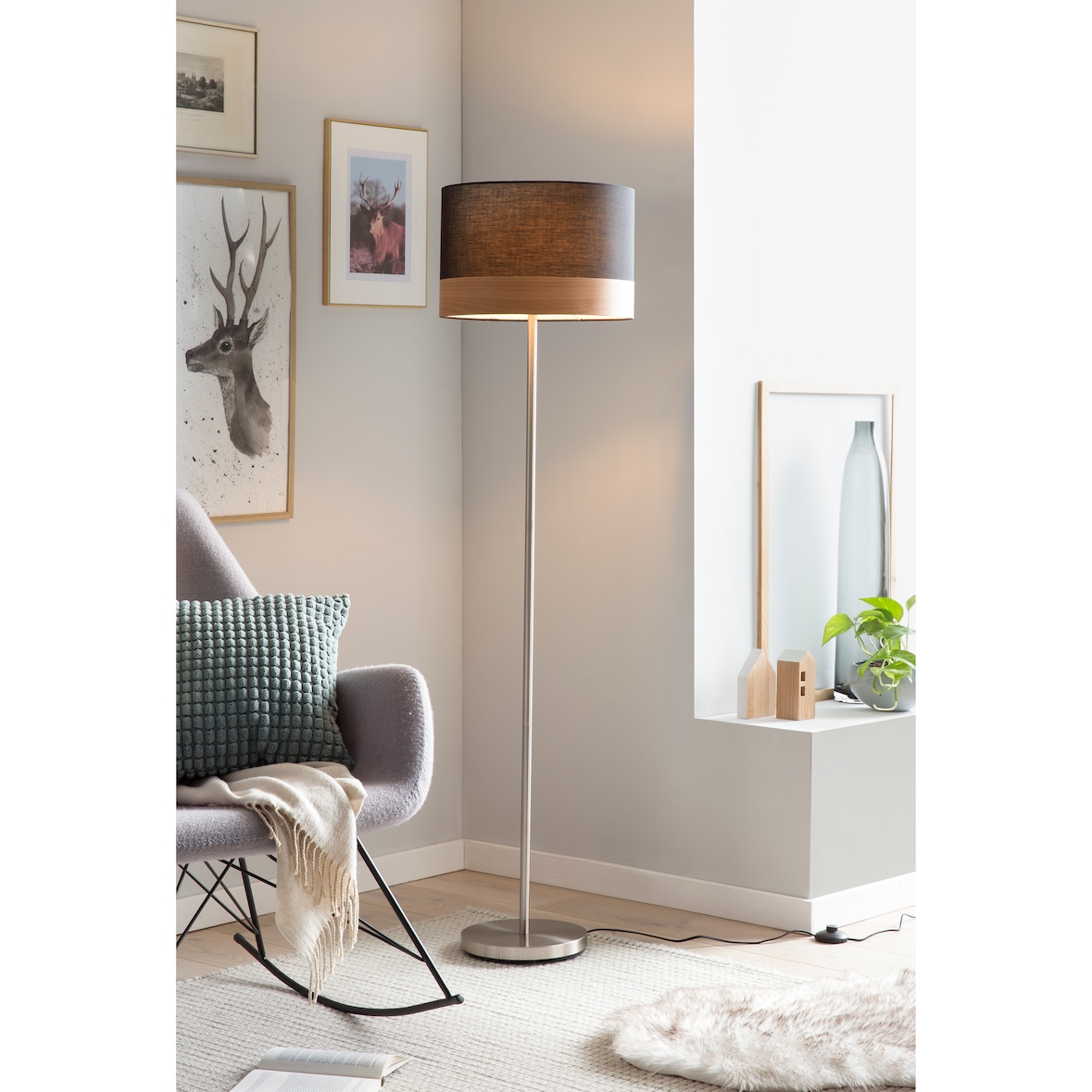 SalesFever Staande lamp rond | 1-lamp | lampenkap stof met houtdecor | metalen frame | B 38 x D 38 x H 151 cm | black-wood look