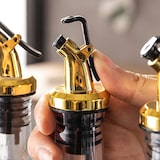 thumbnail of Tuit voor flessen zilverglans met plastic dop in een set van 3