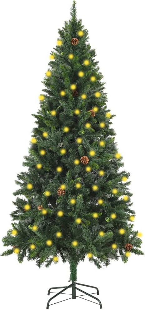 Ein geschmückter Weihnachtsbaum mit Lichtern und Zapfen.