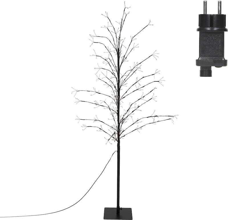 Ein Baum mit Lichtern und einem Stecker.