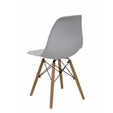 thumbnail of Modèle Don Rodrigo 2.0 Paquet de 4 chaises confidentes avec structure en bois de hêtre naturel. Fabriquées en PVC, avec assise tapissée.