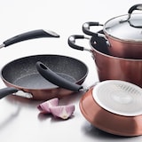 thumbnail of Pfanne Ø28 x 5,2 cm aus geschmiedetem Aluminium, metallisch kupferfarben, mit silikonbeschichtetem Griff, für Induktion